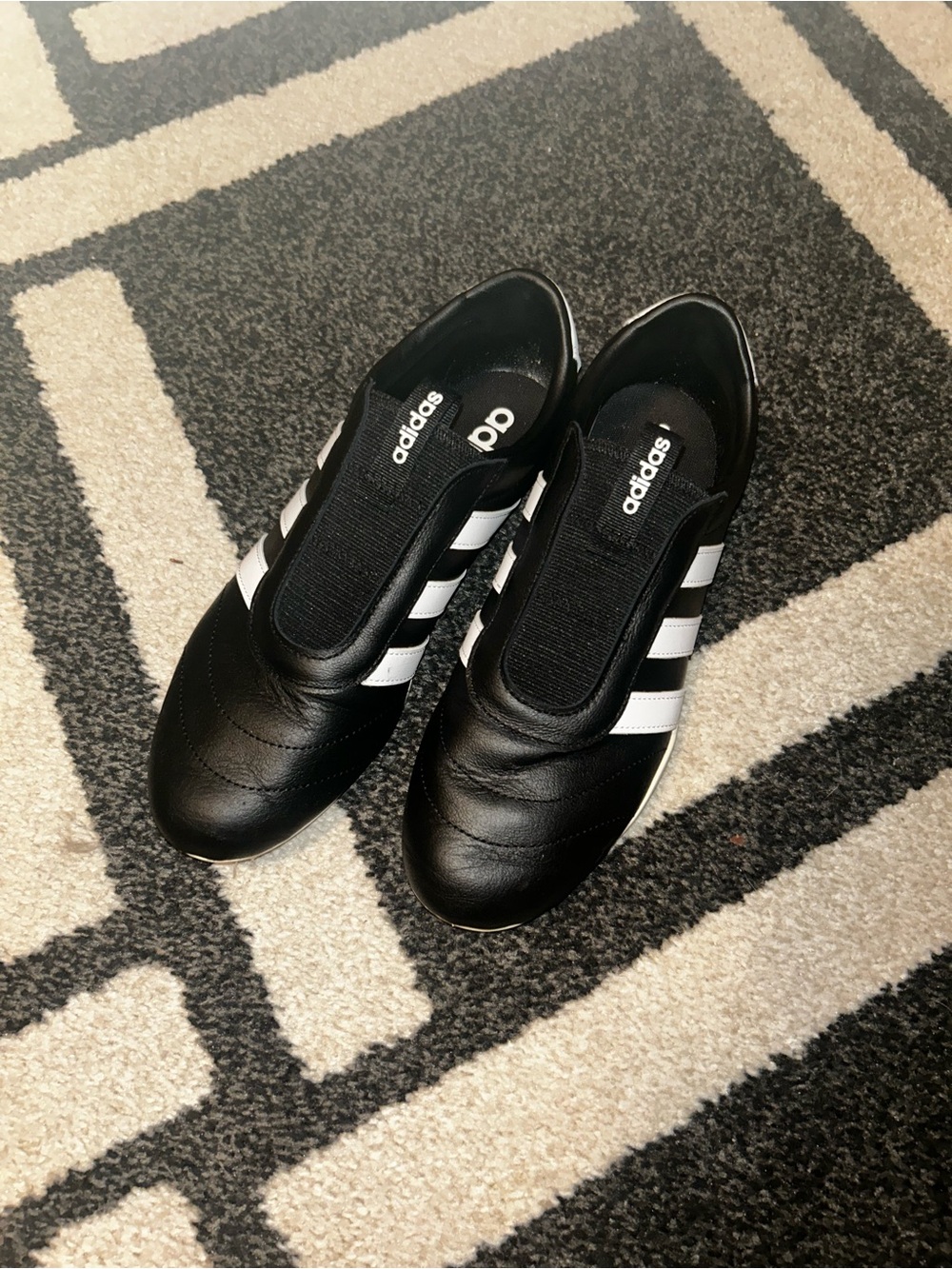 adidas Grand Court low 8.5 women’s